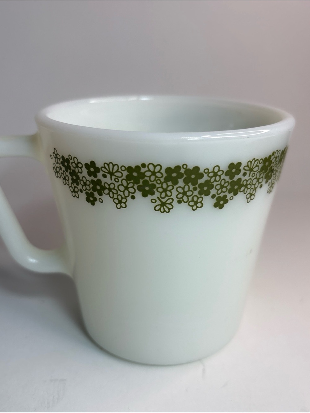 PYREX Crazy Daisy Spring Blossom 1410 D Handle Milk Glass Coffee Cup Set of 4